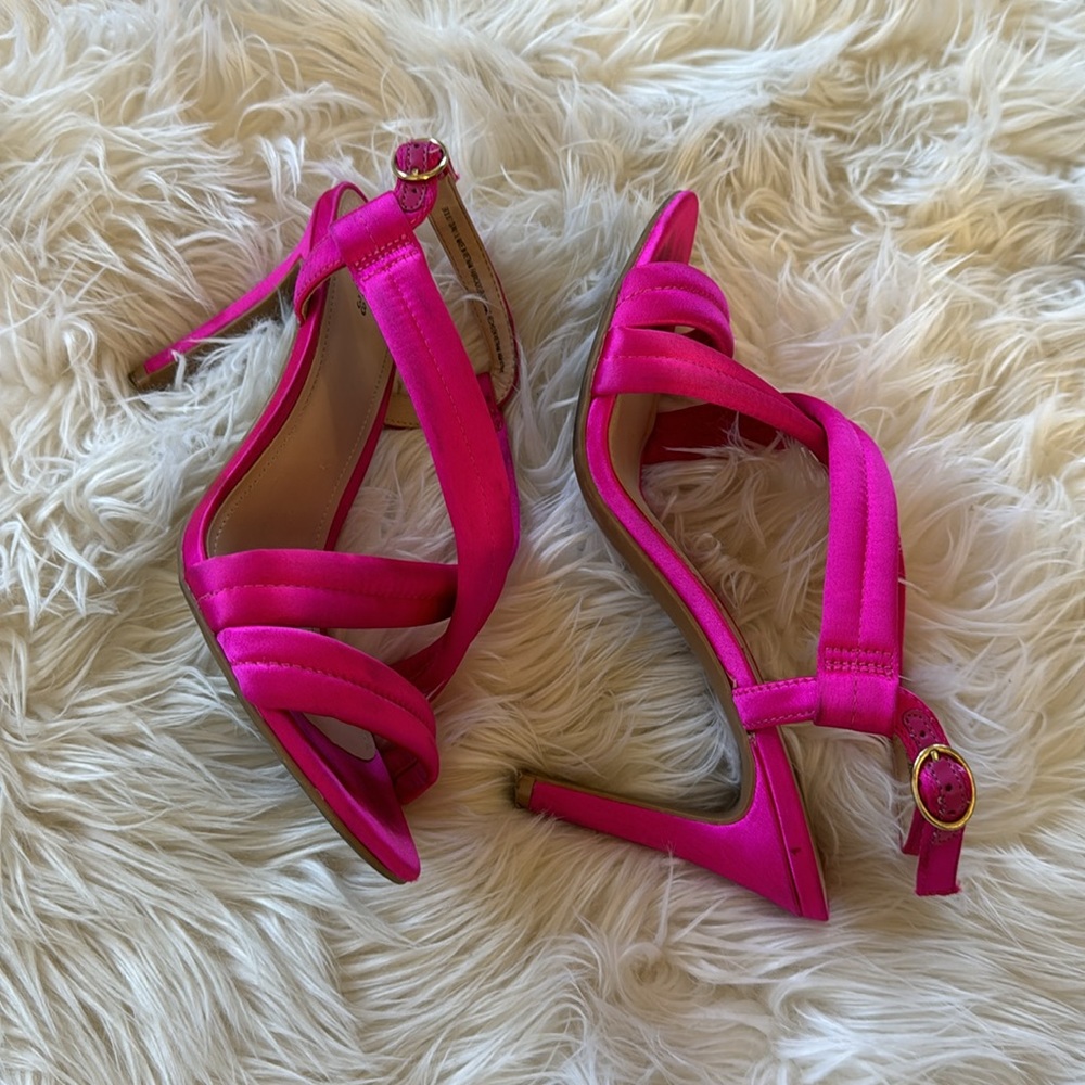 Fuchsia Heels - Picture 3 of 4